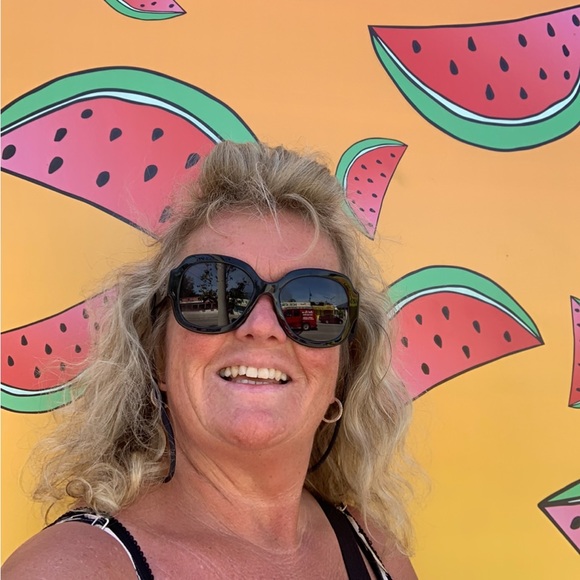 Meet your Posher, Jayn - Picture 1 of 1